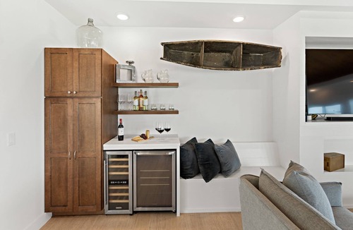 Bid-a-wee Beach House | "Relax N' Unwine" Private Beach Access & Pool