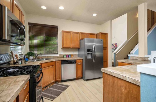 Woodburn House | Relax, Shop & Explore from Updated Woodburn Home, Next to Outlets, Pet Friendly, Fenced Backyard