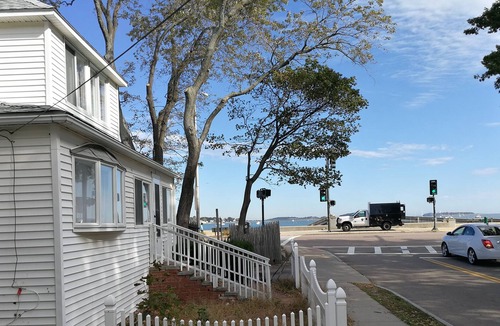 Quincy House | Renovated Spacious Beach House Easy Commute to Boston