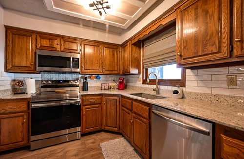 Bella Vista House | Retreat on Lakefront - Private Dock, Kayaking, Biking & Trails. Family Friendly