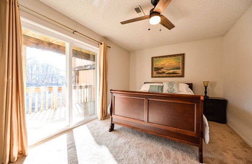 Bella Vista House | Retreat on Lakefront - Private Dock, Kayaking, Biking & Trails. Family Friendly