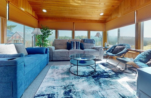 Winter Harbor House | Richard's Place | Dog-friendly home in Winter Harbor with garden - walk to town