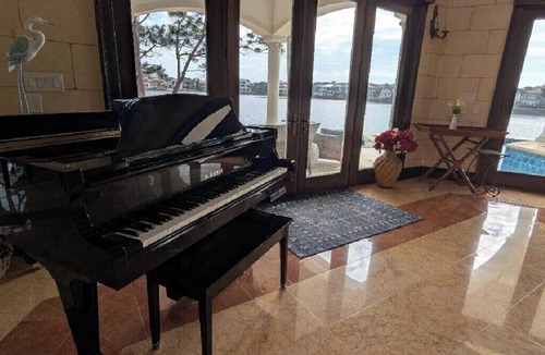 Destin Villa | Rose of Destin - Sleeps 12 - Mediterranean styling on 4-Prong Lake, Destin
