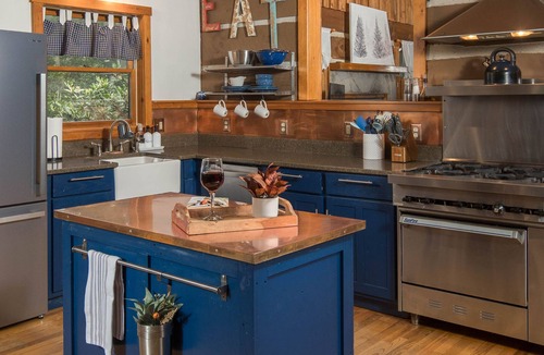 Boone Cabin | Rustic Charm with Chef Stove - Fire Pit - Hot Tub and 8 minutes to APP State
