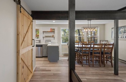 Wilmington House | Rustic Modern Ski Home-Close to MtSnow w/Fireplace