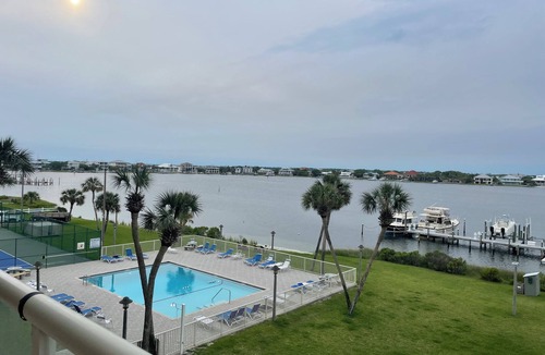 Villa Sabine Condo | Sabine Yacht and Racquet Club. Waterfront Pensacola Beach condo. On Sabine bay.