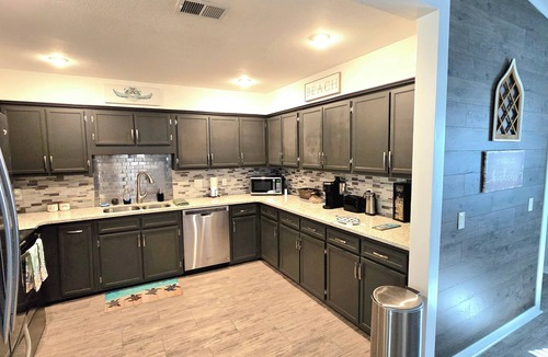 Wright Cottage | Salt & Sun Family Cottage - Boats & RVs welcome! 3 min Hurlburt; 12 min Eglin
