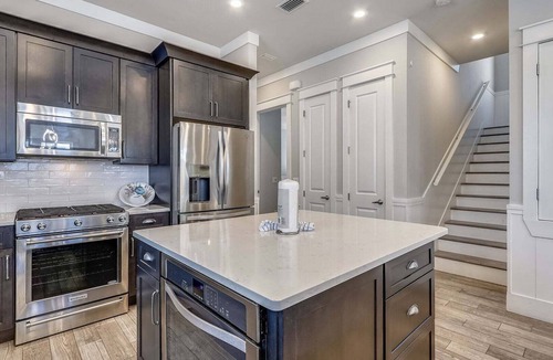Emerald Waters Village House | 🌊 Salty Shores | Resort-Style Pool w/Waterfalls | Beach Access | Walk to Beach