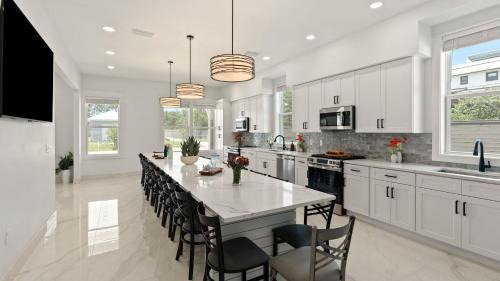 Gulfview Heights House | Satinwood Retreat by AvantStay