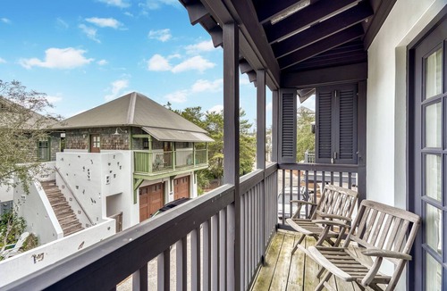 Rosemary Beach Apartment | Sea View Carriage House - Close to Beach/Coquina Pool/Main Street! Free Bikes, Fitness & Tennis!