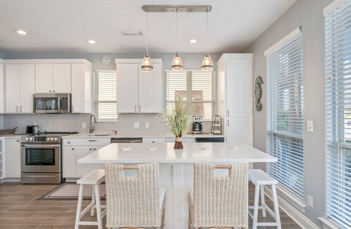 Destin Villa | "Seaside Bliss: Waterfront Villa Just Steps from the Beach"