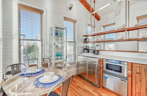 Seaside Cottage | Seaside's Chic Gulf-Front Retreat, Renovated with Elegant Design, Ocean Views, and Jacuzzi!