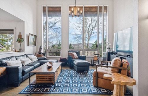 Pittsfield House | Serene Architect-designed Vermont Chalet 4 Bedroom Home