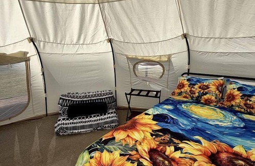 Leland RV Rental | Serene Bell Tent with Forest Retreat Amenities Near Wolf Creek, Oregon