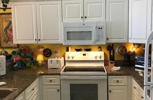 Long Beach Condo | Serenity by the Sea - Spacious End Unit Suite w/Coastal Gulf Views - LG Balcony
