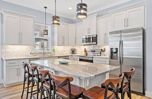 Emerald Waters Village House | Shore Beat Works - Emerald Water