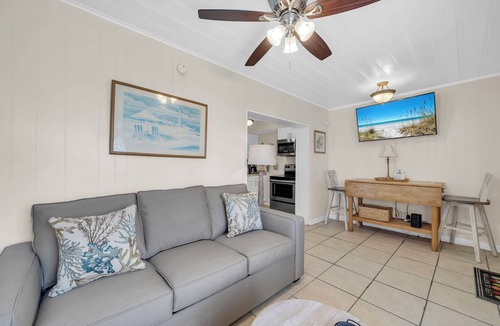 Laguna Beach Condo | 🌊Short Easy Walk to Beach | Great Outdoor Space | Linda's Cozy Cottage B🌴