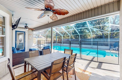 Ono Island House | Single-level home with fenced yard, private pool & washer&dryer
