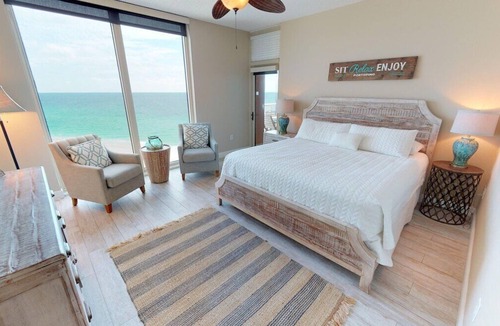 Pensacola Beach Resort | Sleeps 14-Stunning Ocean Front Views-Luxury Resort