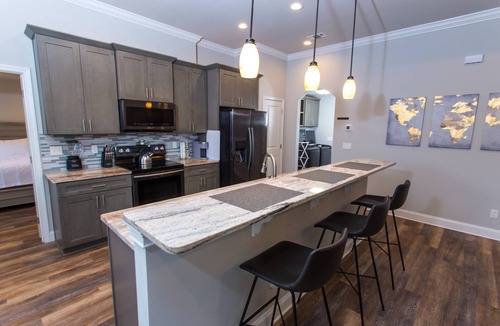Mary Esther House | Snowbird friendly rate | Next to Hurlburt | Between Navarre & FWB | Pet Friendly | Fenced Yard