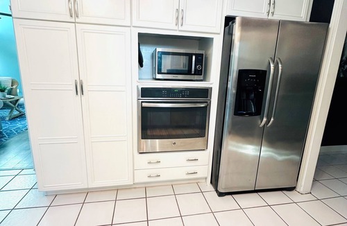 Mary Esther House | Soundside Vibe! Sleeps 15, Private Community Beach, Pool! Minutes to Navarre!