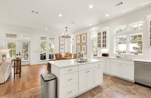 Gulfview Heights House | SOUTH OF 30A~Walk to beach~4 Bikes!POOL! Sleeps 10