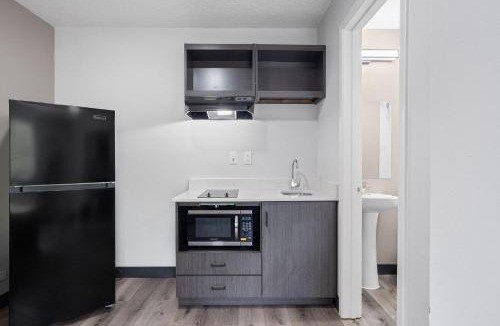 Ferry Pass Hotel | Southern Suites Pensacola Davis Hwy
