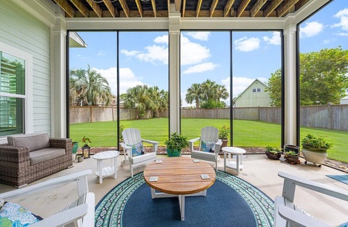 Gulf Vista House | Spacious 5-bedroom house in Panama City Beach. 2-minute walk to the beach.