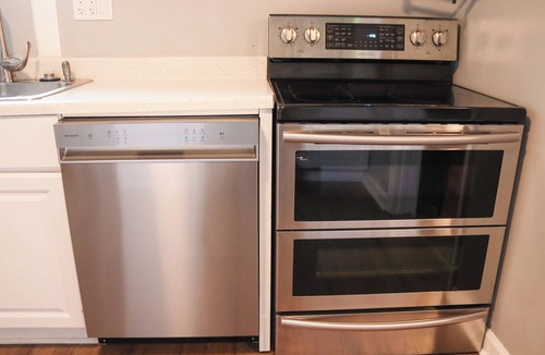 Westminster Apartment | Spacious 5 BR Stay in Westminster | Perfect for Groups & Longer Stays