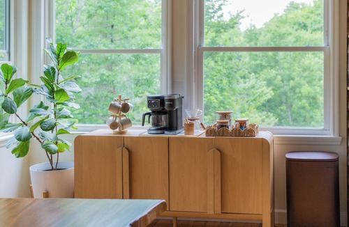 Hillsville House | Spacious Creekside Cabin w/Views of Private Waterfalls,Hot Tub, Shuffleboard