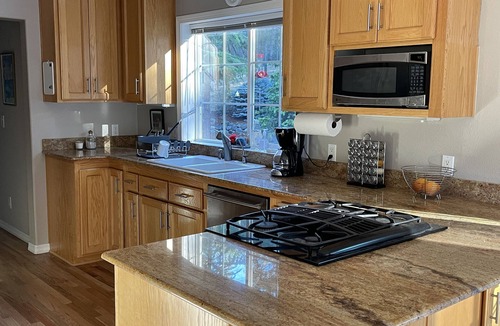 Jacksonville House | Spacious Forest Home, 3 Bedrooms, Mountain Views, 5 Min. to Jacksonville, Pets!