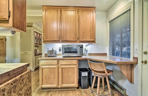 Hillsboro House | Spacious Hillsboro Home ~ 18 Mi to Portland!