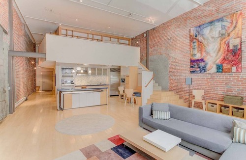 Rincon Hill Apartment | Spacious Luxury Historic Loft in Downtown SF