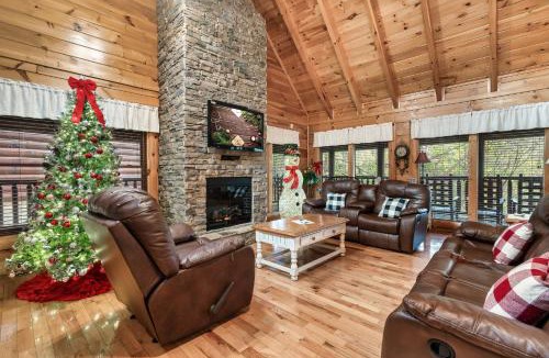 Sevierville House | Spacious Mountain Cabin Perfect for Relaxing