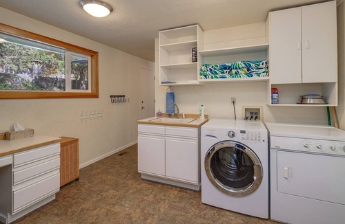 River West House | Spacious ranch style home snuggled in the West Hills neighborhood of Bend