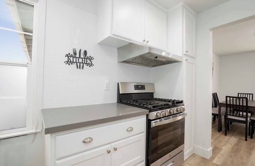 Midway City House | Spacious & Stylish 4BR Home near Huntington Beach