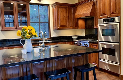 Ketchum House | Spacious Sun Valley Retreat - Hot Tub + Walk to River Run & Downtown