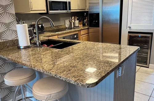 Sunnyside House | SPECIALS! Best view! Best bed! Best amenities! want the best, stay at 120 PCV