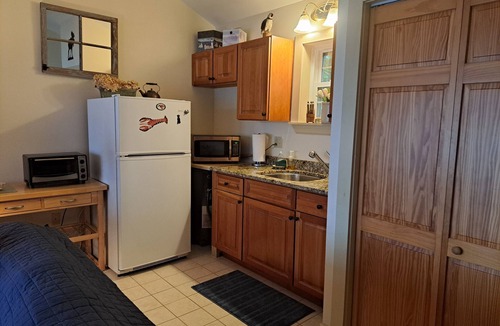 Wiscasset Cottage | Spectacular Waterfront Cottage: Charming Getaway on The Sheepscot River