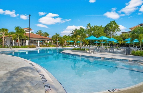 Florida Central Atlantic Coast Condo | Spring Lakeview condo close to clubhouse & Orange Convention Center