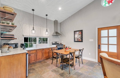 Fairhope Cottage | Stay in a cozy and luxurious retreat with a farm environment.