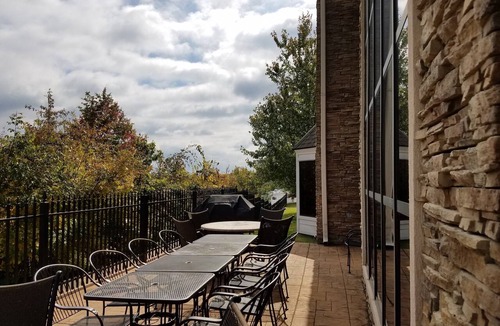 Rogers Apartment | Studio | Free Breakfast + Fitness Center