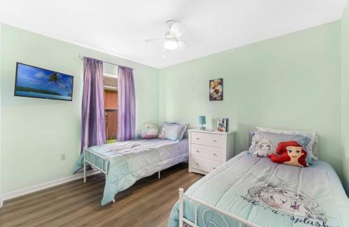 Sandy Ridge Villa | Stunning Newly Renovated Pool Home close to Disney