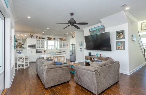 Villa Primera House | Stunning Waterfront Home w/Private Saltwater Pool & beautiful new Tiki Bar!