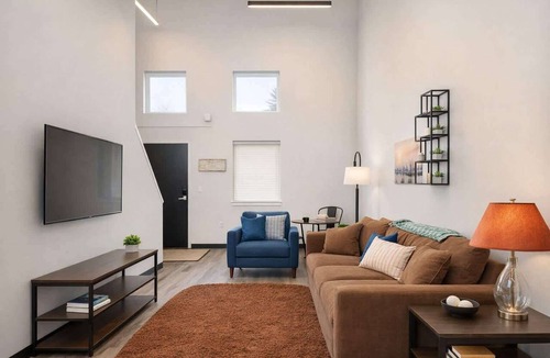 Appleton Condo | Stylish Condo Steps from Downtown Restaurants