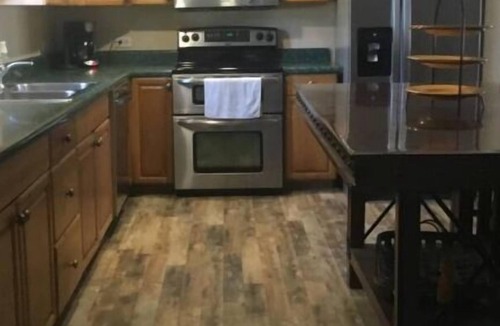 Panama City House | Summer 90+ day stay! Walk to Dinner, Sunsets & the Bay! Pets OK!