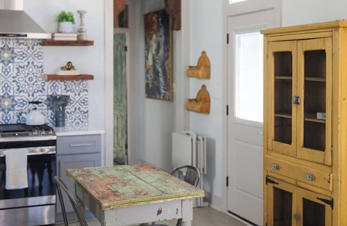 Old East Hill House | Sunflower Cottage Downtown