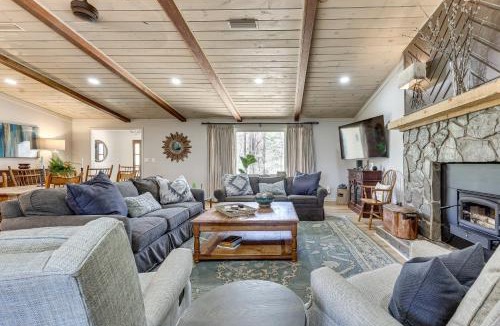 Hayesville House | 'Sweetwater Bluff' Home On The Hiawassee w/Views!