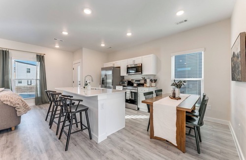 Centerton House | The Evergreen – Modern, cozy home near Bentonville