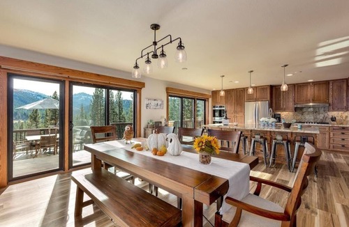 Markleeville Cabin | THE HAWK'S NEST RETREAT - A Stunning Family and Corporate Retreat